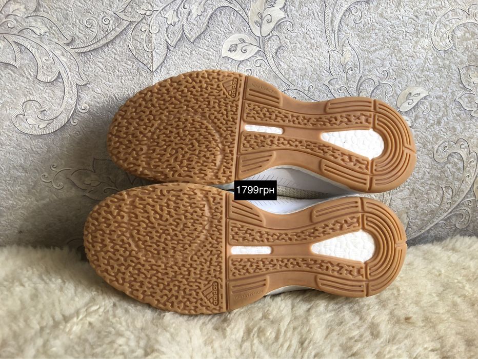Як нові! Кросівки Adidas для волейболу, тенісу, зал 41 40,5 40 26 25,5