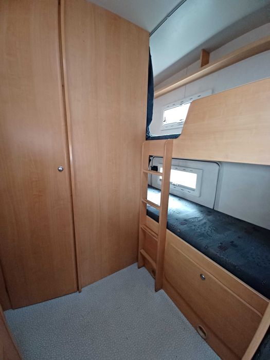 Autocaravana Familiar Chausson Fiat Ducato 2.8 JTD — 6 Lugares, Solar, WC, Duche e Toldo