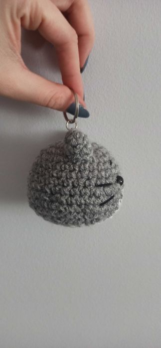 Breloczek kotek na szydełku