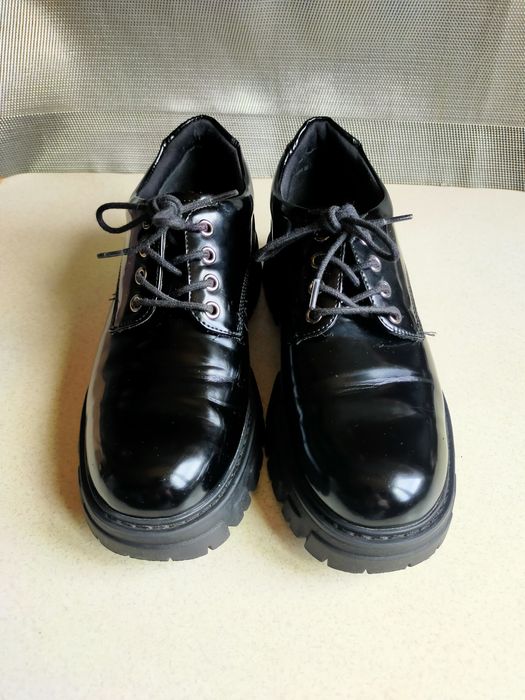 Buty Oksfordki loafersy trapery lakierki 37