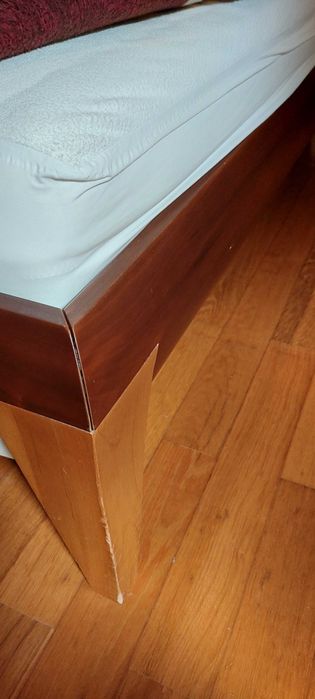 Cama casal em cerejeira da loja Moveis Lampião usada