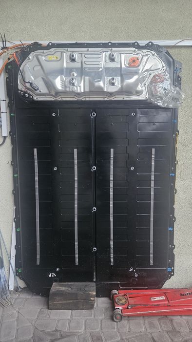 Продам акумуляторні батареї Tesla, Jaguar, BMW, Mitsubishi