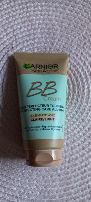 Garnier BB Classic SkinActive z kwasem hialuronowym