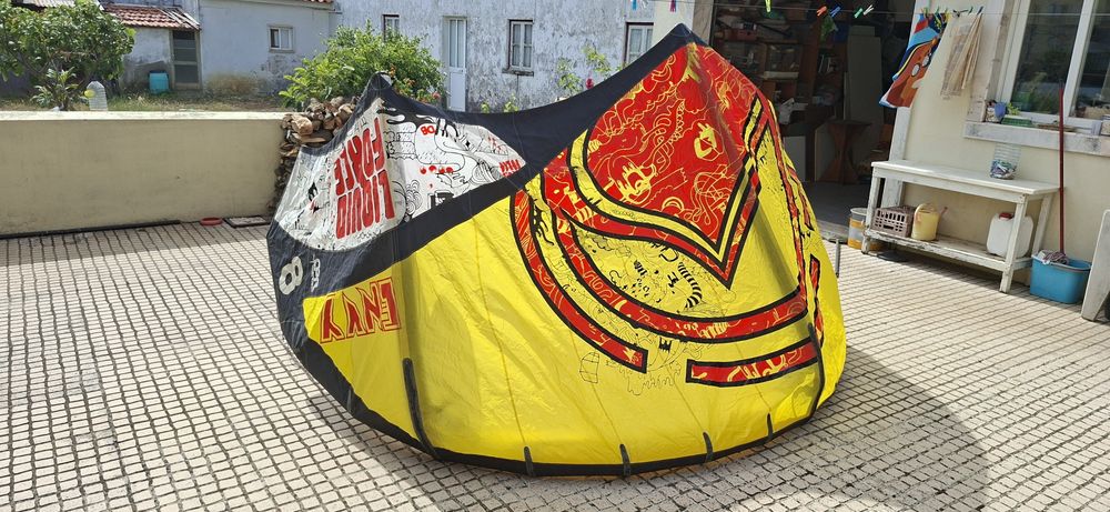 Kite Liquid Force 8M e material