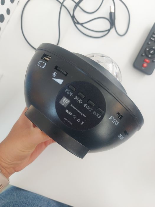 Projektor gwiazd lampka bluetooth z głośnikiem