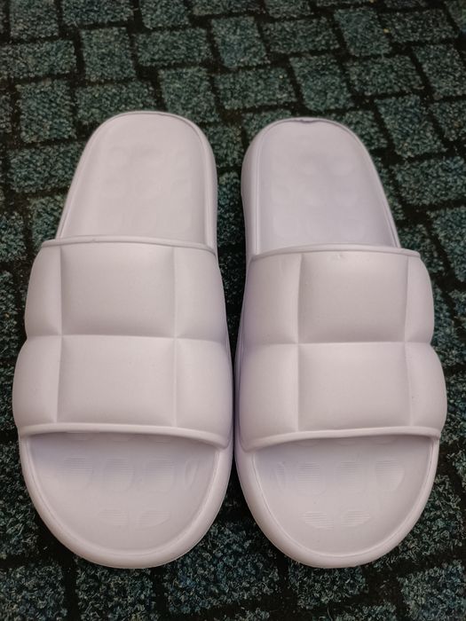 Продам зручненькі шльопанці