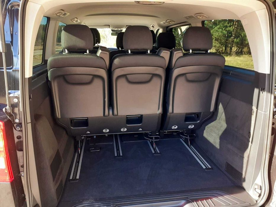 Wynajem busa Mercedes Vito Tourer - 8 osobowy. Wypożyczalnia busów.