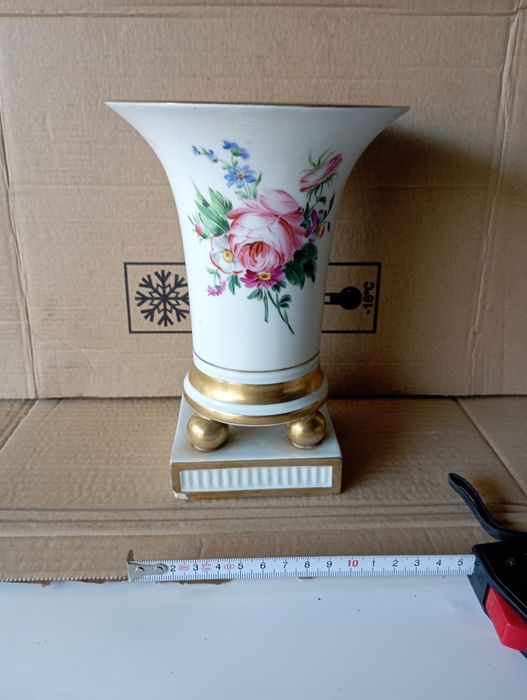 Antique ceramic pieces with defects64751241397377122