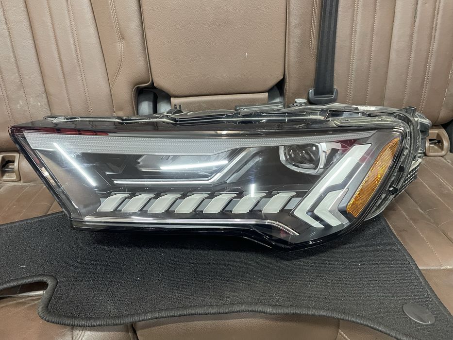 Фара ліва Audi Q7 2021+