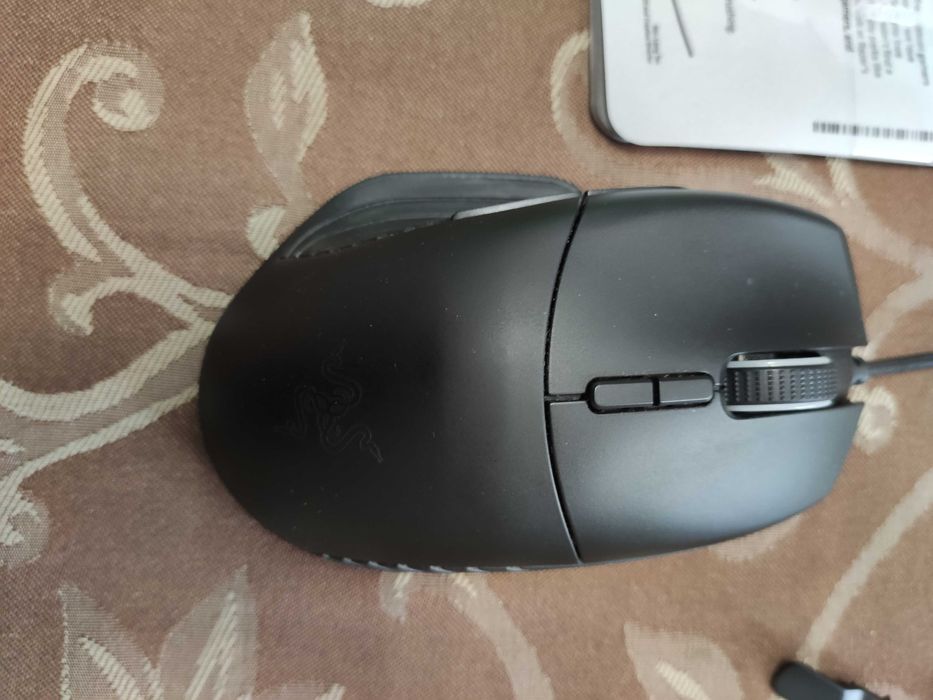 Vendo Rato Razer Basilisk Chroma 16000DPI Preto como novos.