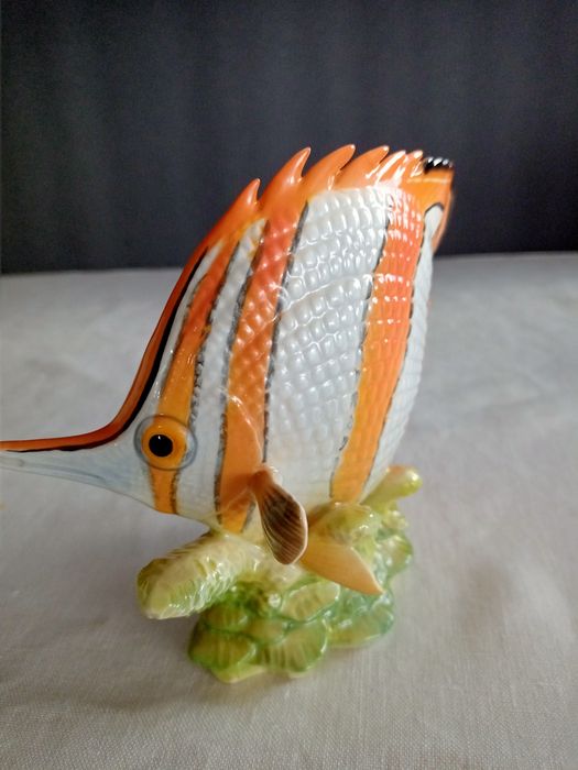 Porcelanowa figurka ryby