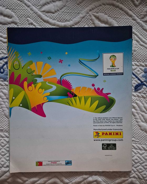 Caderneta Mundial 2014 sem a primeira página