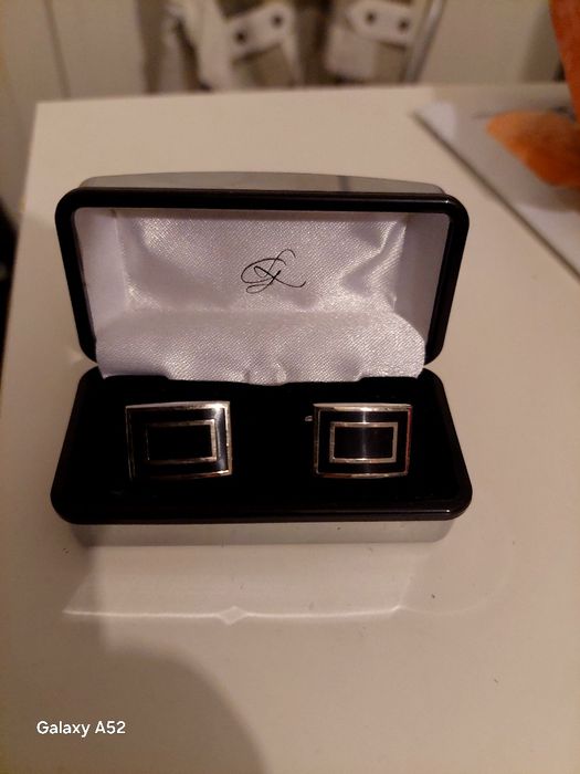 Piękne, eleganckie spinki do mankietów z pudełkiem