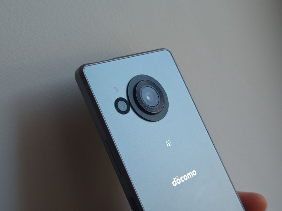 Смартфон Sharp AQUOS H52D с камерой от Leica на 2 сим, 256гб, NFC