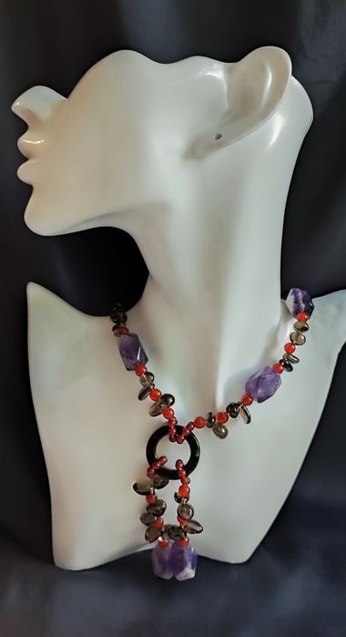 Бусы из натуральных камней