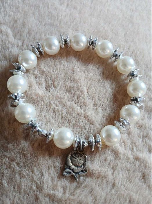 Pulseira Pérolas Religiosa - Elegância e Fé