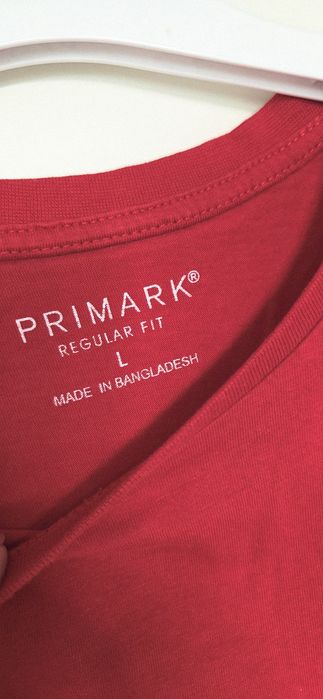 Primark, klasyczny czerwony t-shirt, z bawełny