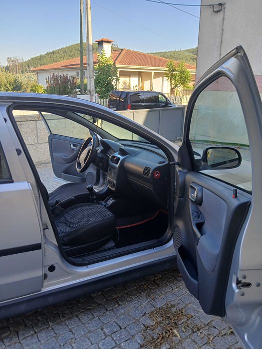 Vendo Opel Corsa 1.3 CDTI gazoleo económico / inspeçao OK /