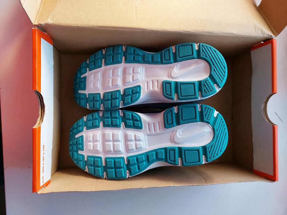 Sapatilhas Nike Revolution 2 (amarelo flurescente/azul marinho/preto)