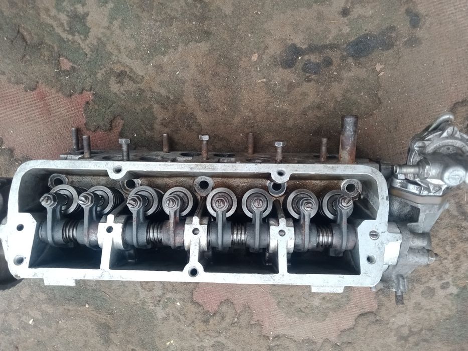 Головка блока цылиндров на Таврию,Славуту,карб-я