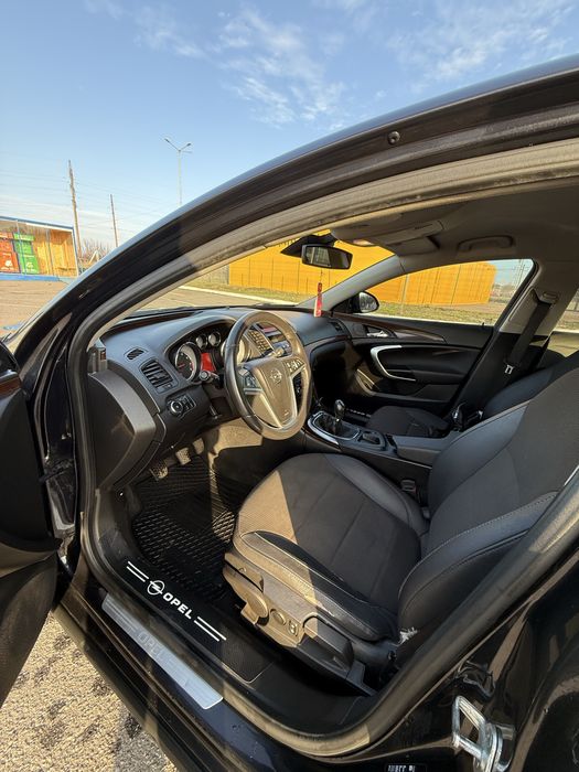 Опель инсигния 2009