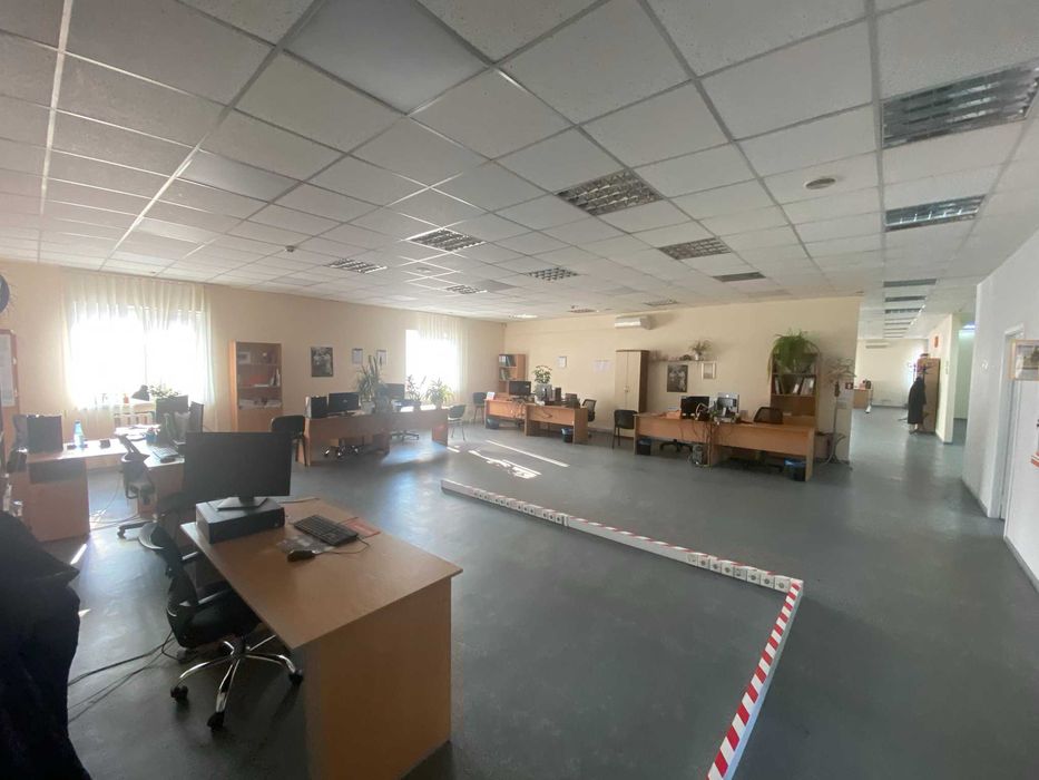 ОРЕНДА фасадного нежитлового приміщення вільного призначення до 100м.