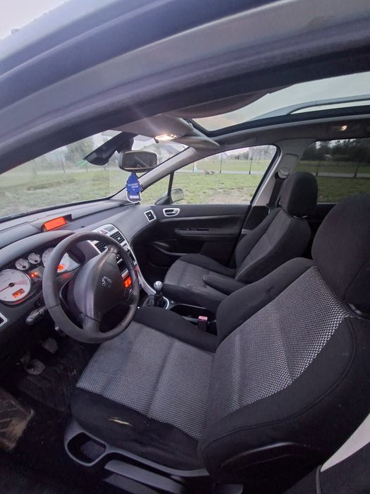 PEUGEOT 307   7osobowy