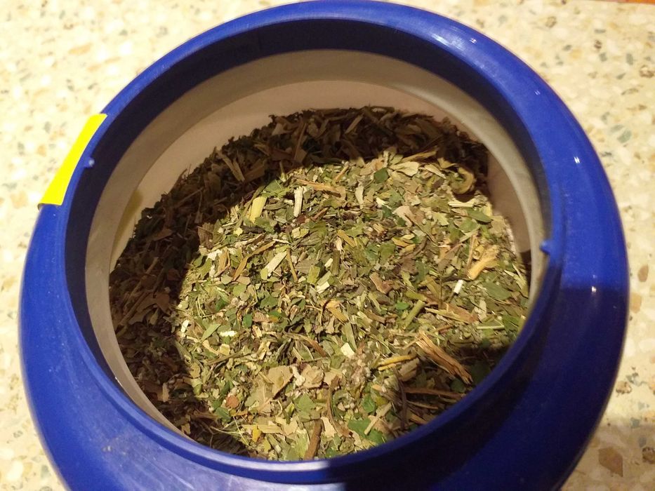 Pokarm dla krewetek - MIX - suszone liście, kłącza, zioła.