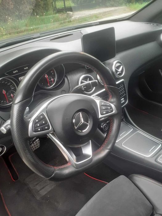 samochód osobowy Mercedes-Benz A 200, elektryczny szyberdach