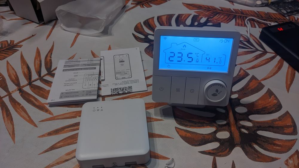 Датчики і пристрої розумного дому Wifi . Розетки лампочки  охорона