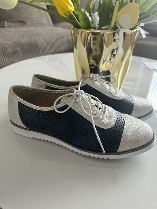 Buty półbuty wiązane