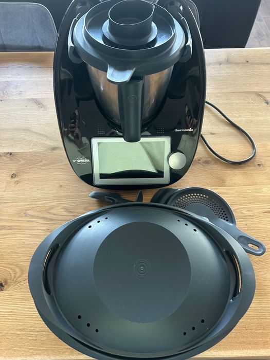 Czarny  thermomix TM6