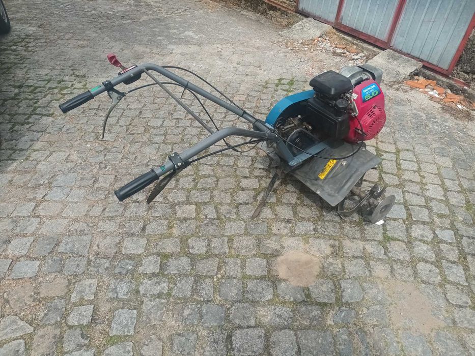Motoenchada Troia com motor Honda 5 hp