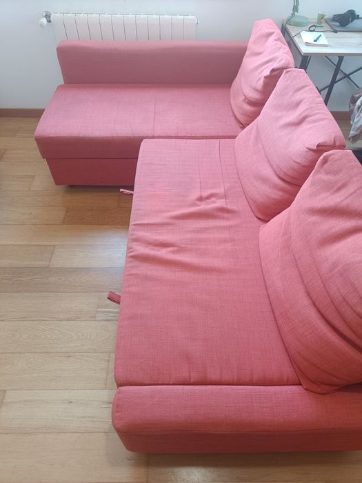 Sofá-cama vermelho Friheten (IKEA)