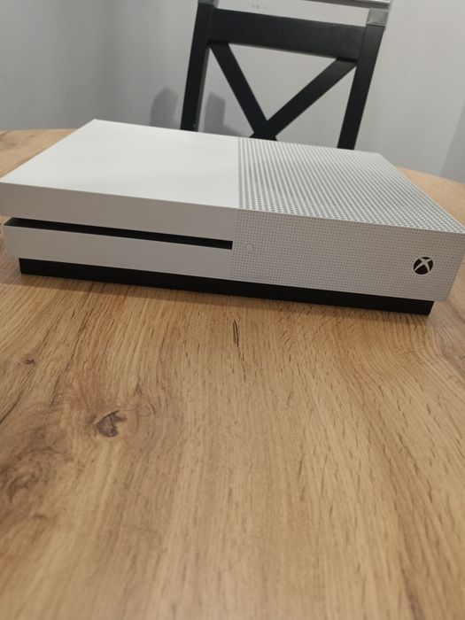 sprzedam xbox one s 1T