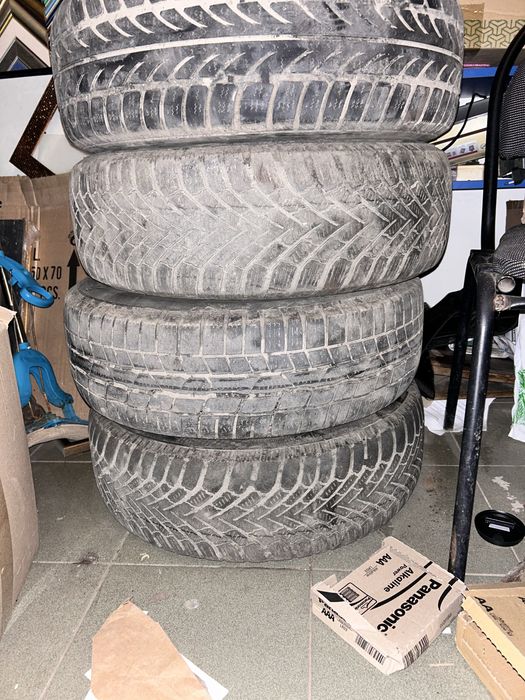 Продаю комплект сталевих дисків із зимньою резиною