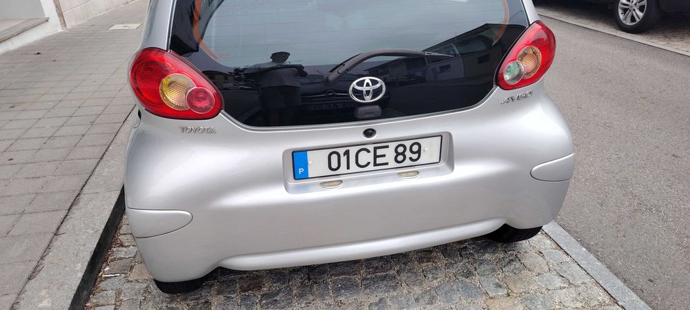 Toyota Aygo impecável