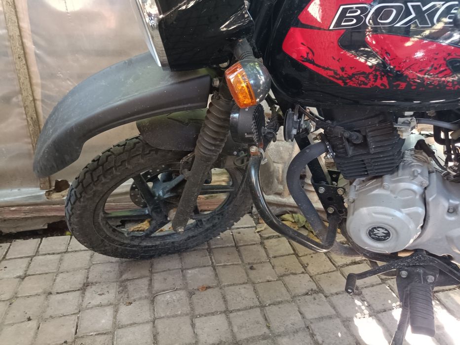 Мотоцикл bajaj boxer 150