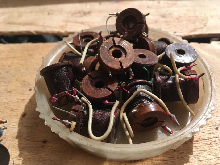 Советские резисторы и конденсаторы прецизионные б.у.