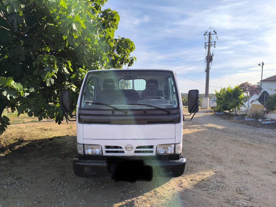 Nissan Cabstar 3.0 dCi (125 cv) – Rodado Duplo & Molas Reforçadas