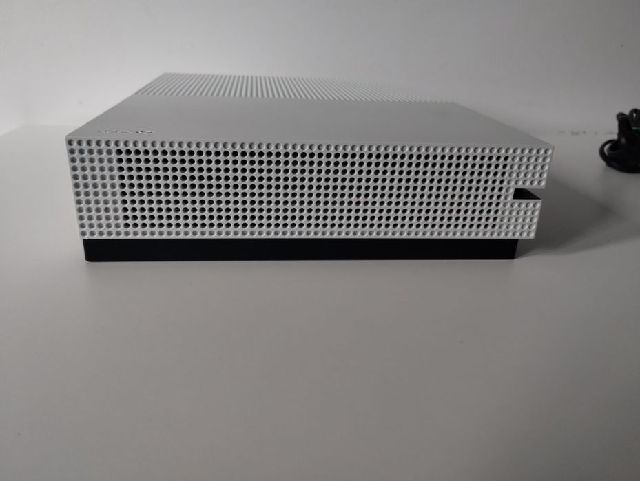 Xbox One S - 1000 GB