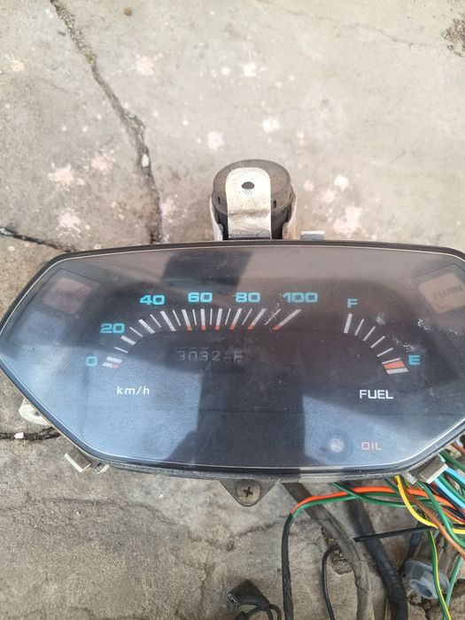 Продам спидометр Honda lead 90