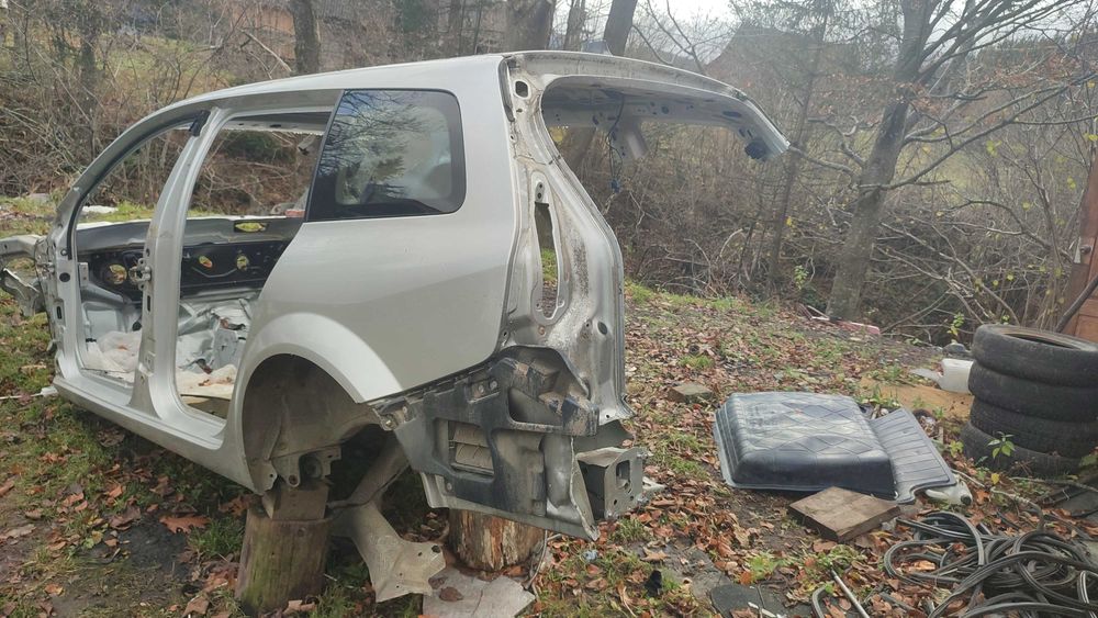 Заднє крило, четверть Рено Меган 2 універсал