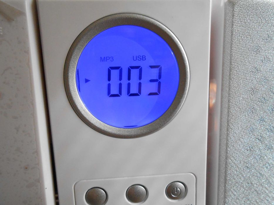 Продам Мини музыкальный центр OneConcept MG3-V12-WH (FM USB SD)