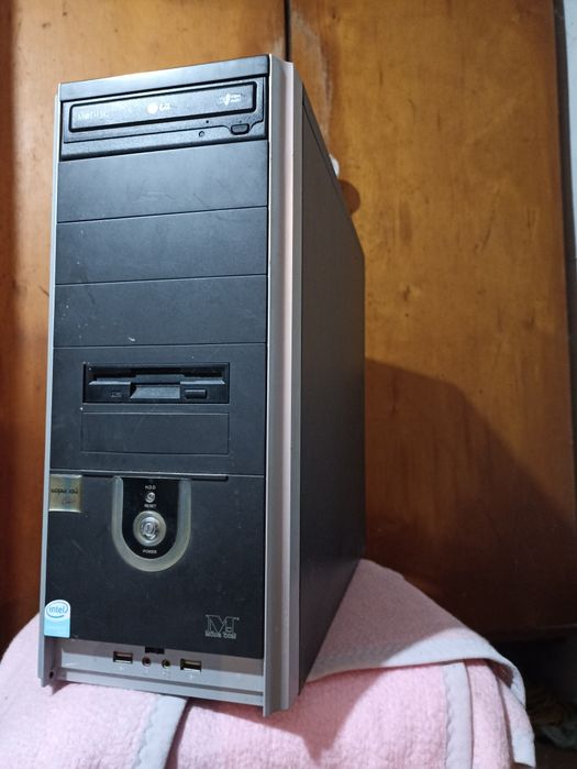 Продам корпус,блок живлення,материнську плату..