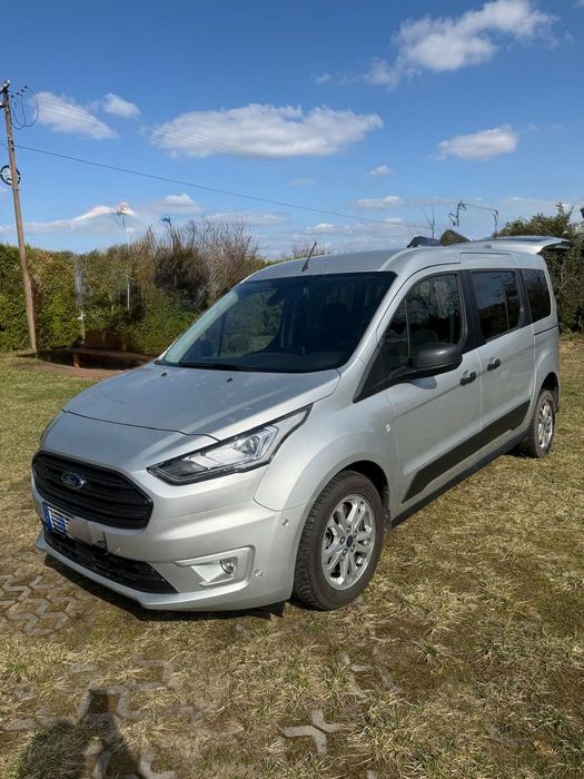 Ford Transit Connect FORD Transit Connect. Samochód z rampą dla osoby niepełnosprawnej.