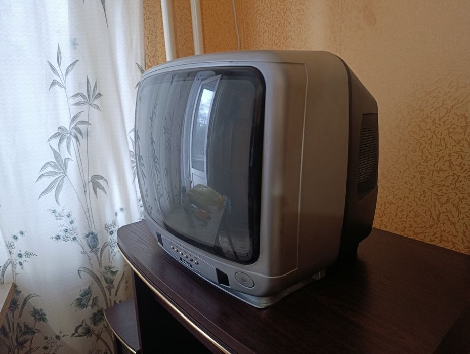 Продам телевизор