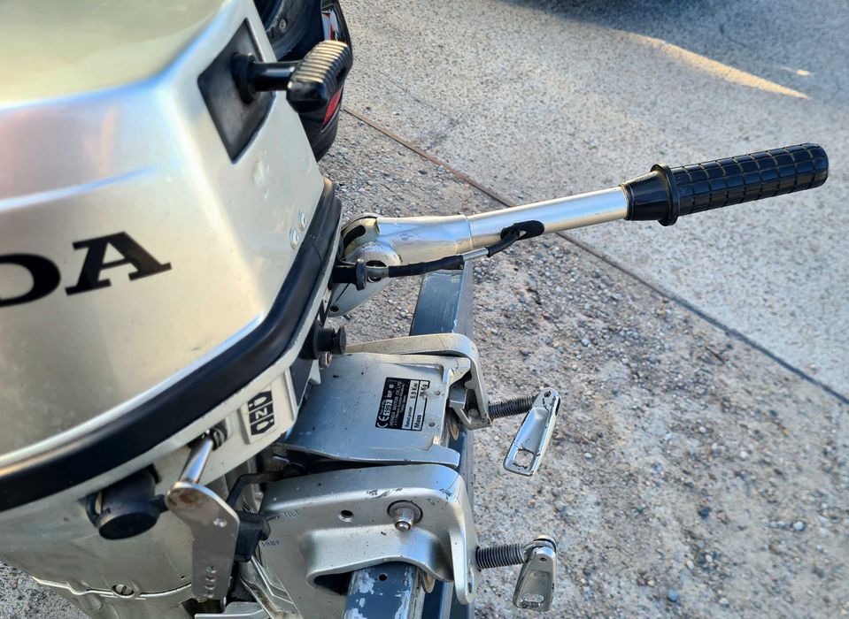 Silnik zaburtowy Honda BF8 L – 8 KM, 4-suwowy + linia paliwowa