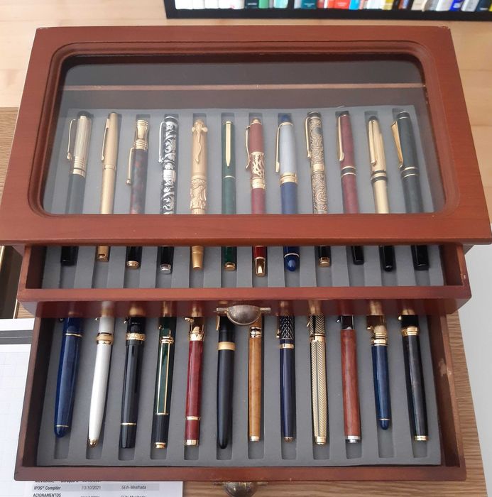 Colecção de 24 Canetas de Aparo