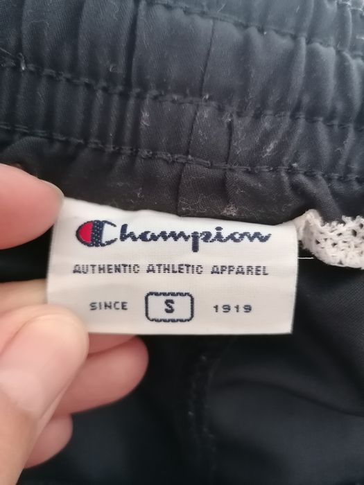 Granatowe szorty Champion S z kieszeniami
